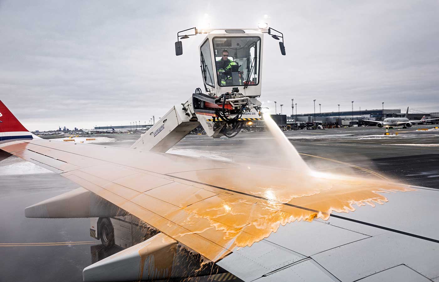 Deicing aircraft